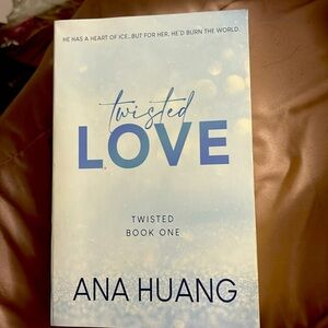 Twisted Love book. Ana Haung